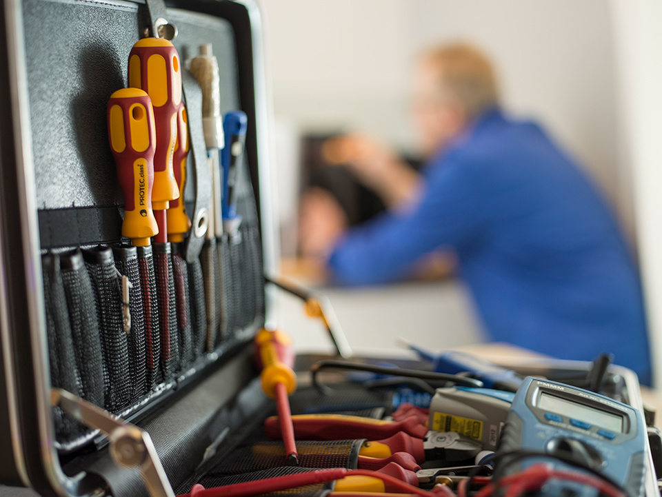 C F022411 bei Elektro Eberlein in Bad Steben Bobengrün